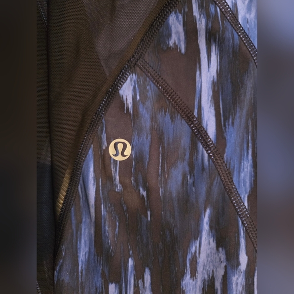 Lululemon Blue and Black Leggings with Dynamic Pattern Size 6 - Picture 8 of 8